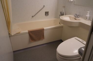 Creating Accessible & Stylish Bathrooms: Solutions For People With Disabilities